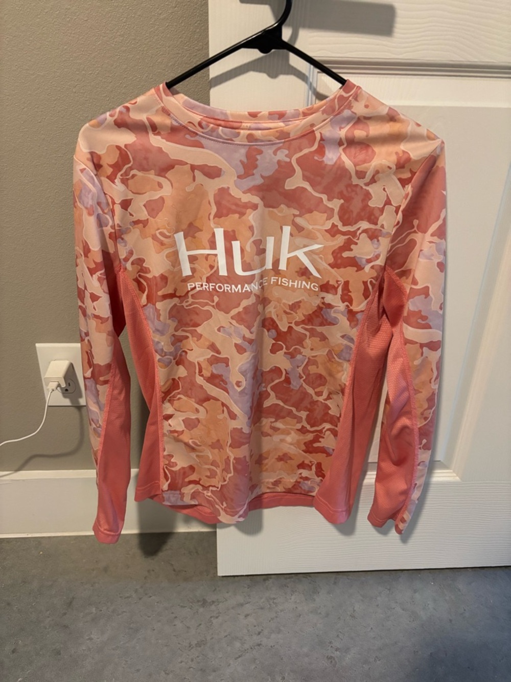Huk Pink Camo Performance Fishing Long Sleeve Shirt